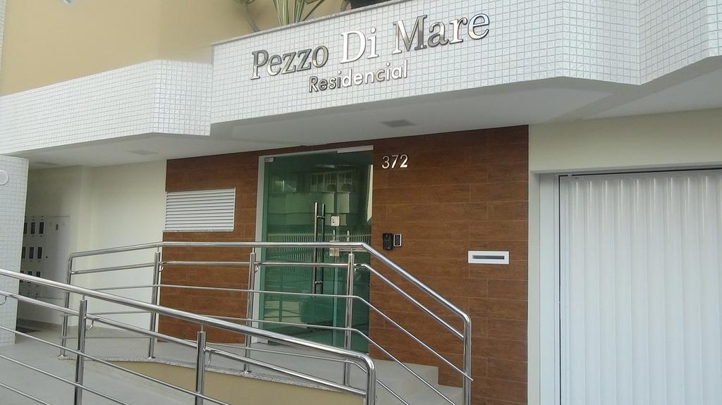 Edificio Piezzo De Mare Apartman Meia Praia Kültér fotó